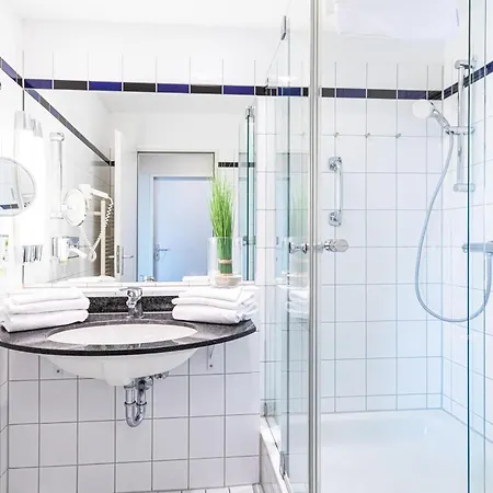 Meeresblau - Mit Balkon Zur Meerseite * Zingst