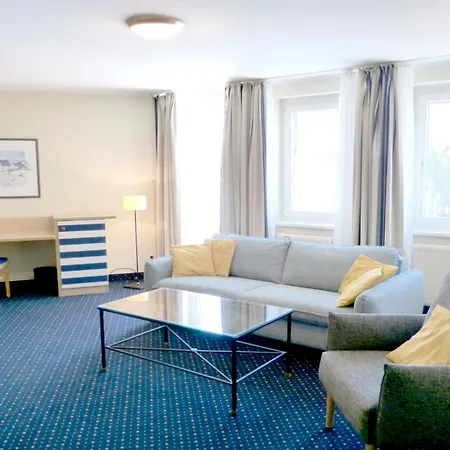 Meeresblau - Mit Balkon Zur Meerseite * Zingst